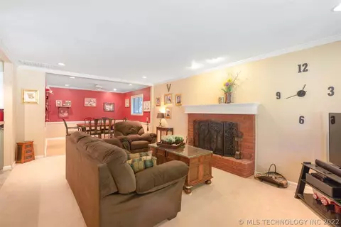 6852 E 56th St, Tulsa, OK 74145 photo 7