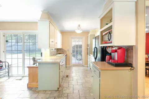 6852 E 56th St, Tulsa, OK 74145 photo 12