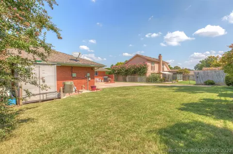 6852 E 56th St, Tulsa, OK 74145 photo 32