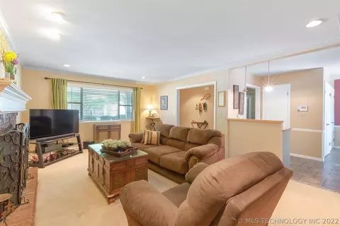 6852 E 56th St, Tulsa, OK 74145 photo 6