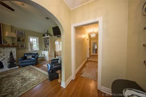 1239 E 32nd St, Tulsa, OK 74105 photo 8