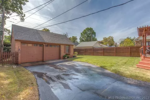 240 E 27th St, Tulsa, OK 74114 photo 9