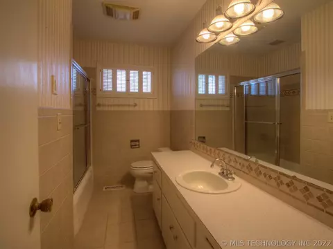 1906 E 20th St, Okmulgee, OK 74447 photo 17