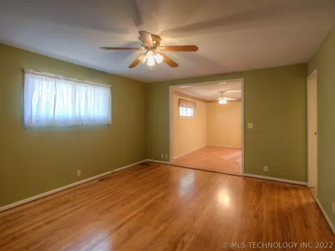 1906 E 20th St, Okmulgee, OK 74447 photo 18
