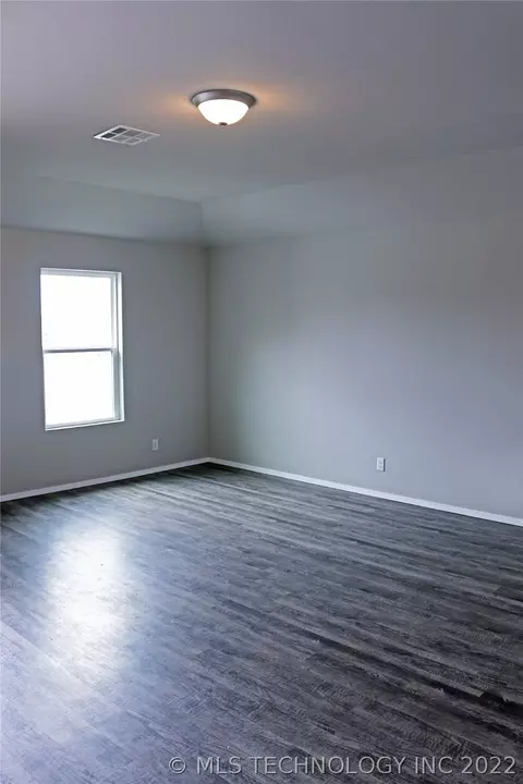 1236 E Richmond St, Broken Arrow, OK 74012 photo 2