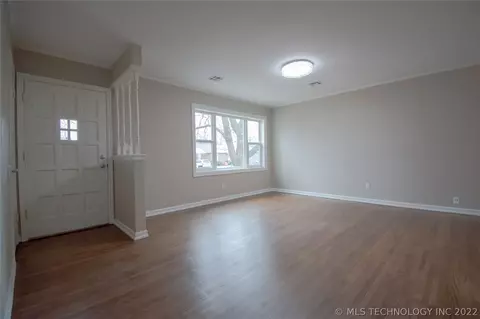 1373 E 45th Pl, Tulsa, OK 74105 photo 5