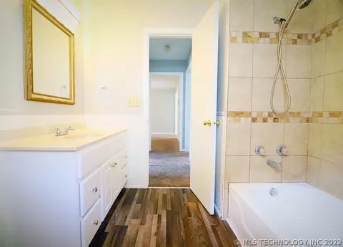 6537 E 8th St, Tulsa, OK 74112 photo 16