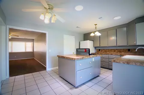 6537 E 8th St, Tulsa, OK 74112 photo 12