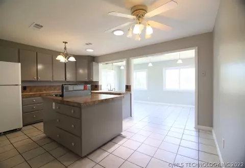 6537 E 8th St, Tulsa, OK 74112 photo 9
