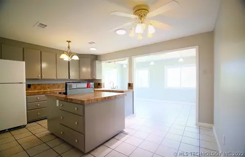 6537 E 8th St, Tulsa, OK 74112 photo 7