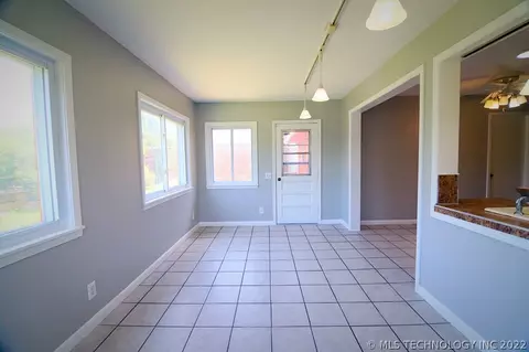 6537 E 8th St, Tulsa, OK 74112 photo 11