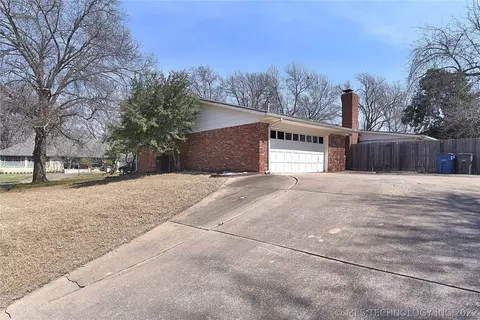 5808 E 64th Pl, Tulsa, OK 74136 photo 4