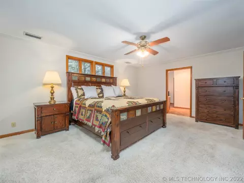 2976 E 45th Pl, Tulsa, OK 74105 photo 17