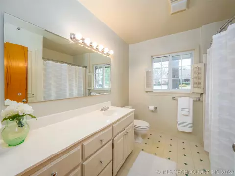 2976 E 45th Pl, Tulsa, OK 74105 photo 26
