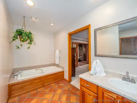 2976 E 45th Pl, Tulsa, OK 74105 photo 19