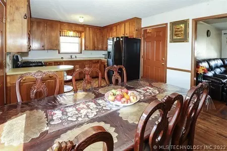 10906 E 3rd St, Tulsa, OK 74128 photo 2