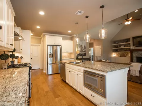 3226 E 34th St, Tulsa, OK 74105 photo 11