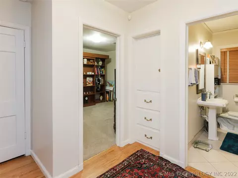 2437 E 20th St, Tulsa, OK 74104 photo 13