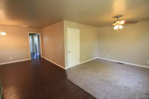 10909 E 3rd St, Tulsa, OK 74128 photo 4