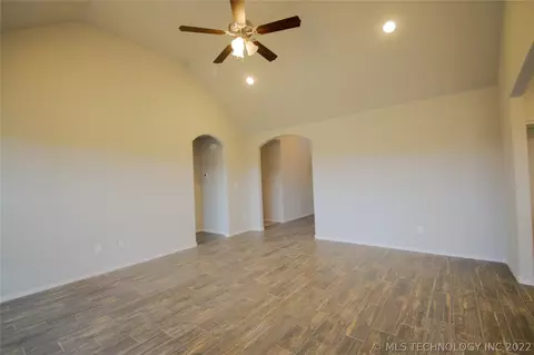 13330 E 43rd St, Tulsa, OK 74134 photo 5