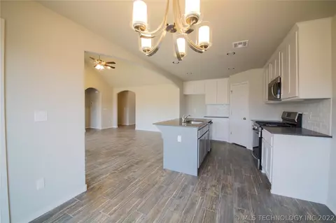13330 E 43rd St, Tulsa, OK 74134 photo 10