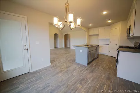 13330 E 43rd St, Tulsa, OK 74134 photo 11