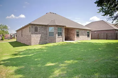 1210 E 133rd Pl, Glenpool, OK 74033 photo 28
