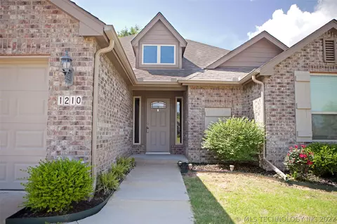 1210 E 133rd Pl, Glenpool, OK 74033 photo 5