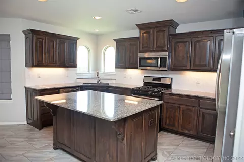 1210 E 133rd Pl, Glenpool, OK 74033 photo 15