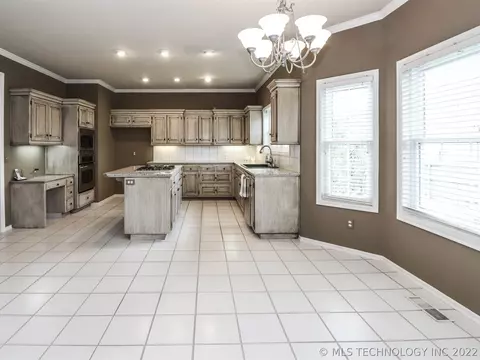 5712 E 79th St, Tulsa, OK 74136 photo 8