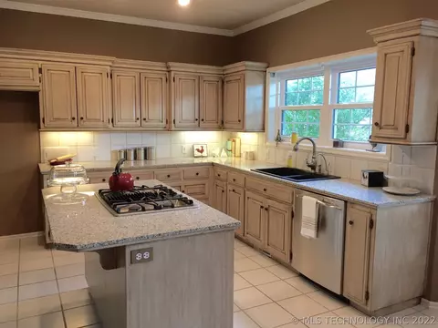 5712 E 79th St, Tulsa, OK 74136 photo 9