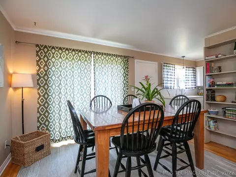 1568 E 59th Pl, Tulsa, OK 74105 photo 9