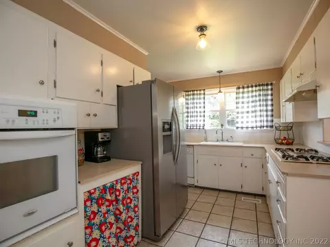 1568 E 59th Pl, Tulsa, OK 74105 photo 15