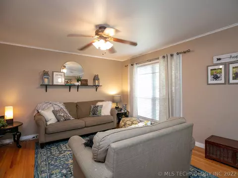 1568 E 59th Pl, Tulsa, OK 74105 photo 8