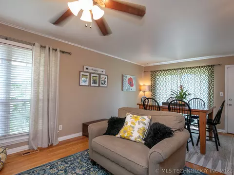 1568 E 59th Pl, Tulsa, OK 74105 photo 5