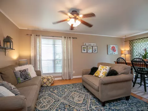 1568 E 59th Pl, Tulsa, OK 74105 photo 4