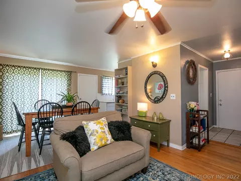 1568 E 59th Pl, Tulsa, OK 74105 photo 6
