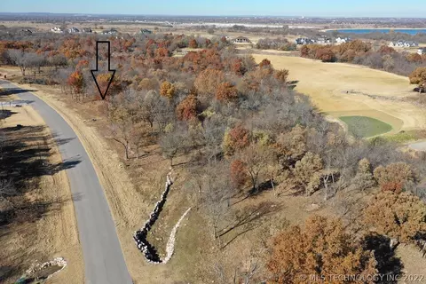 17889 E Falcon Pass Rd, Owasso, OK 74055