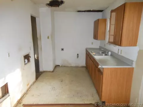 4236 E Young Pl, Tulsa, OK 74115 photo 3
