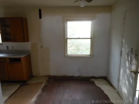 4236 E Young Pl, Tulsa, OK 74115 photo 5