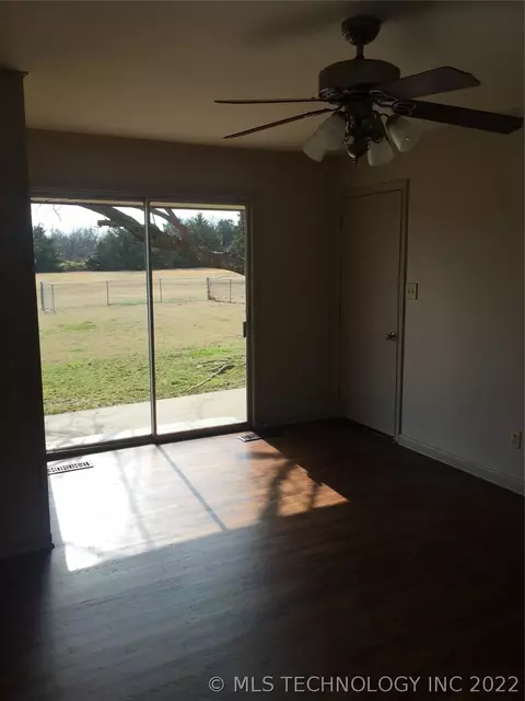 1215 E 9th St, Cushing, OK 74023 photo 8