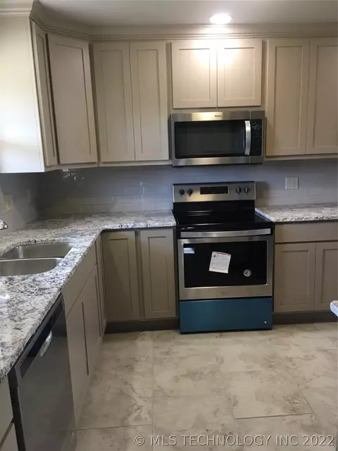 1215 E 9th St, Cushing, OK 74023 photo 7