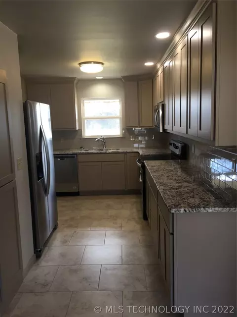1215 E 9th St, Cushing, OK 74023 photo 5