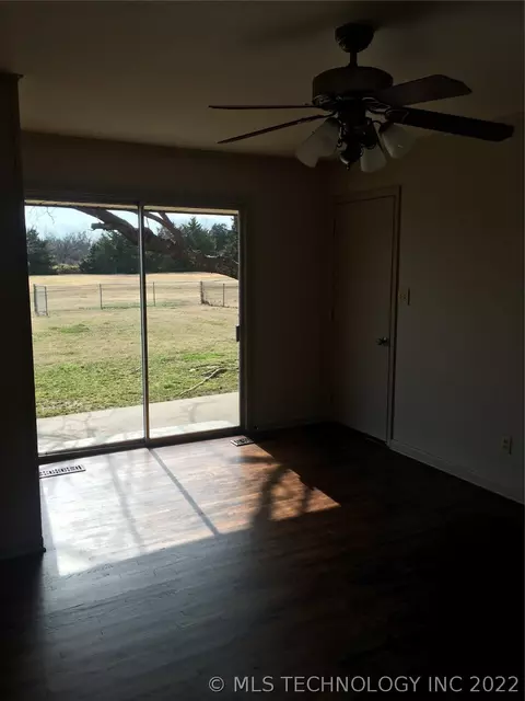 1215 E 9th St, Cushing, OK 74023 photo 9