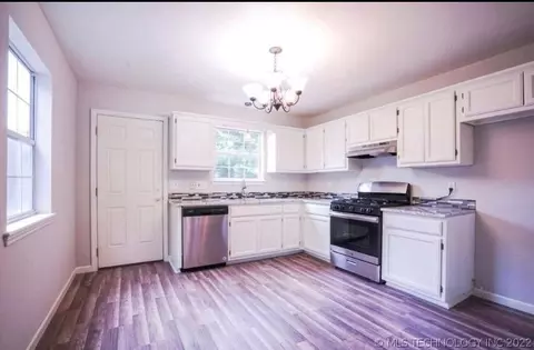 3501 E 27th Pl, Tulsa, OK 74114 photo 2