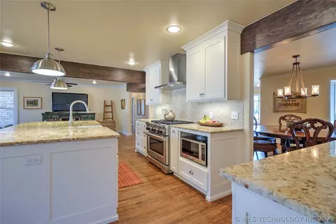 2661 E 33rd Pl, Tulsa, OK 74105 photo 18