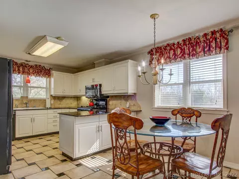 5428 E 19th St, Tulsa, OK 74112 photo 7