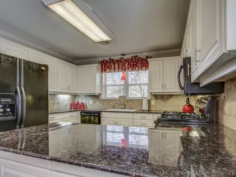 5428 E 19th St, Tulsa, OK 74112 photo 10