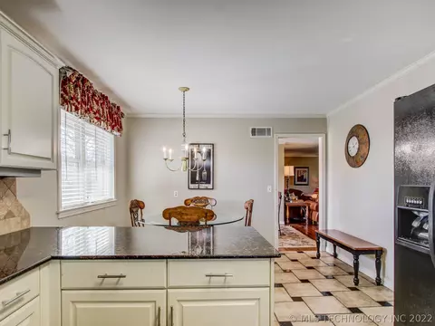 5428 E 19th St, Tulsa, OK 74112 photo 9