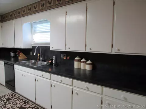 111 Circle Dr, Checotah, OK 74426 photo 13